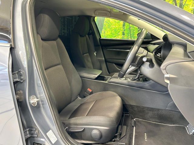 MAZDA3 SEDAN
