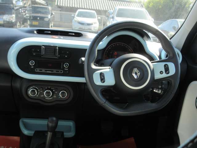 RENAULT TWINGO