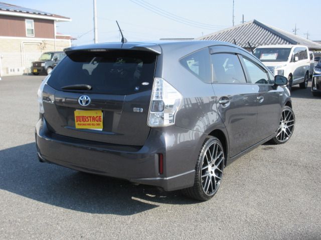 PRIUS Alpha