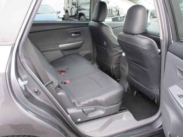 PRIUS Alpha