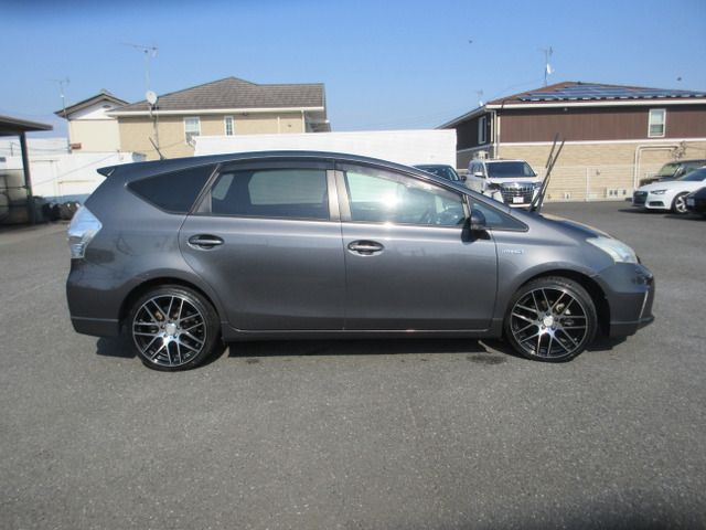 PRIUS Alpha