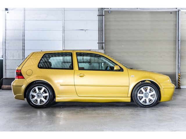 VOLKSWAGEN GOLF 4WD