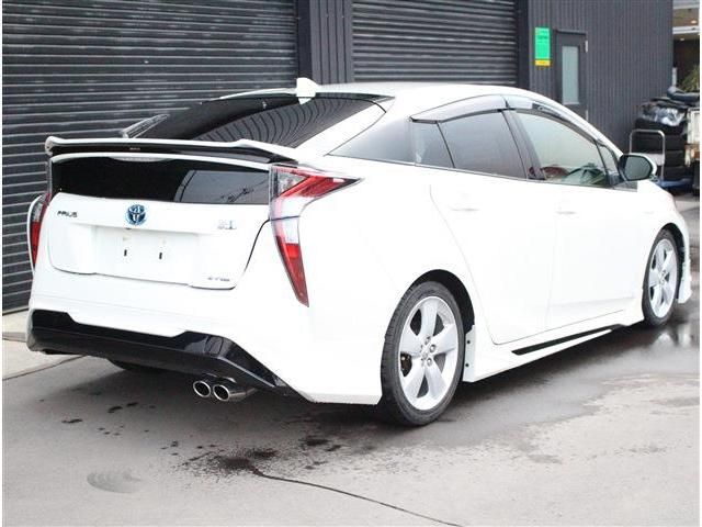 PRIUS 4WD