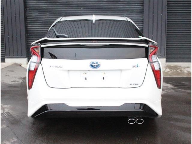 PRIUS 4WD