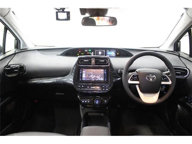 PRIUS 4WD