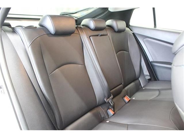 PRIUS 4WD
