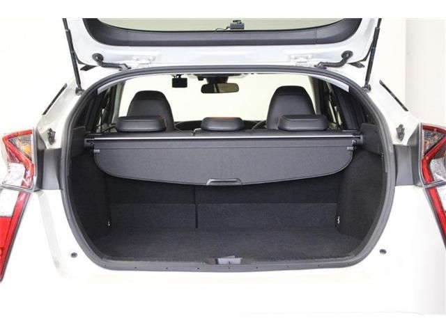 PRIUS 4WD