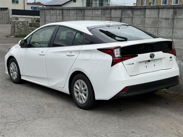 PRIUS 4WD