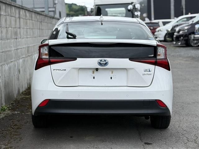 PRIUS 4WD