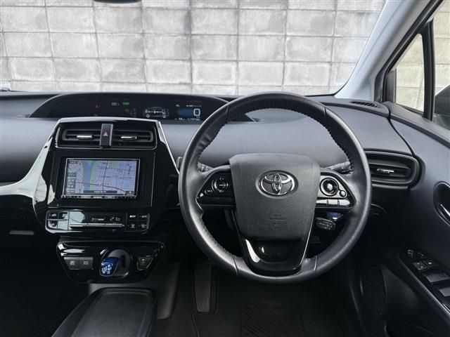 PRIUS 4WD