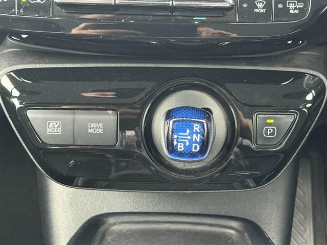 PRIUS 4WD