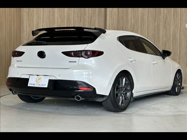 MAZDA3 FASTBACK