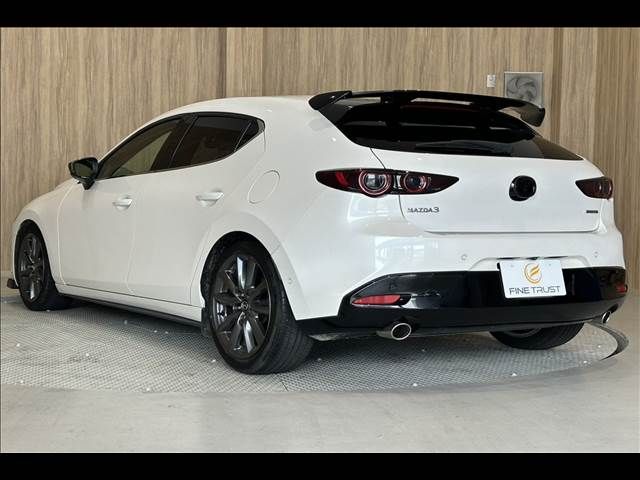 MAZDA3 FASTBACK