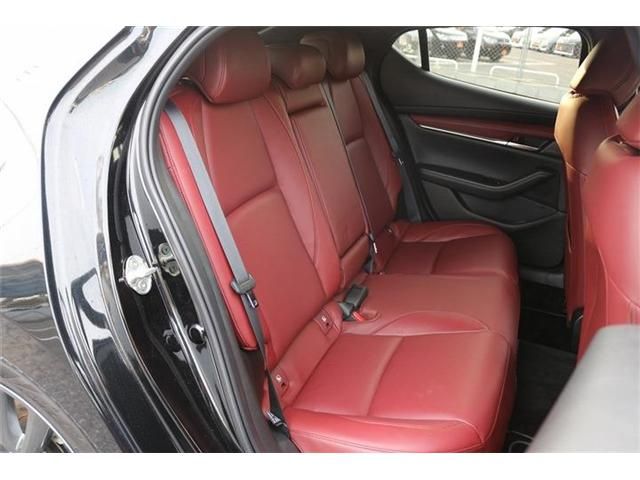 MAZDA3 FASTBACK