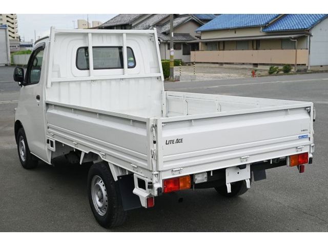 LITEACE truck 2WD