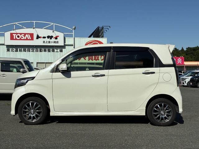 N-WGN CUSTOM 4WD