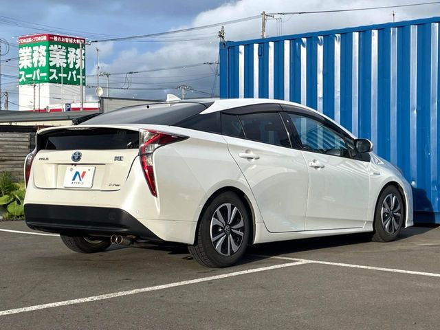 PRIUS 4WD