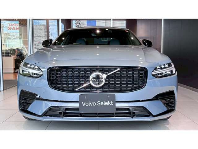 VOLVO S90