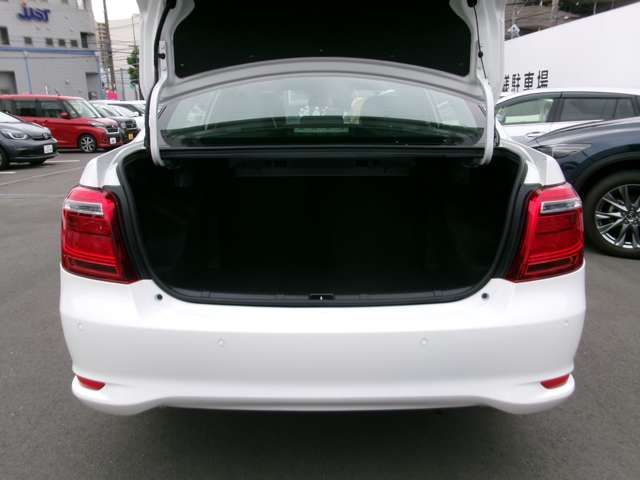 COROLLA AXIO HYBRID