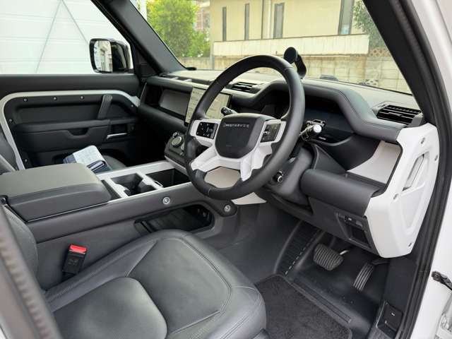 ROVER DEFENDER