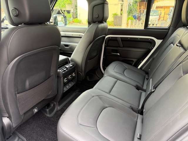 ROVER DEFENDER