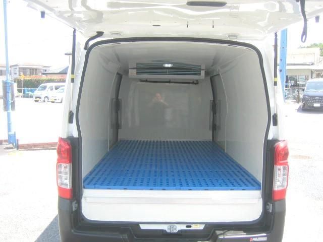 CARAVAN van 2WD