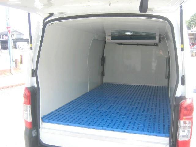 CARAVAN van 2WD