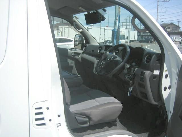 CARAVAN van 2WD