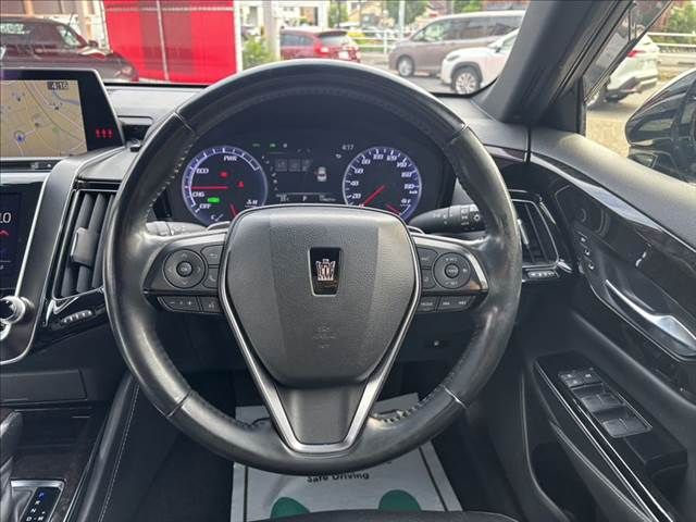 CROWN sedan hybrid