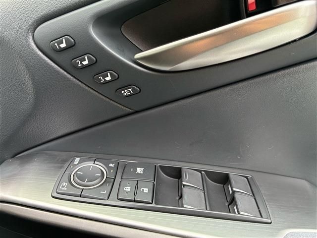 LEXUS IS350