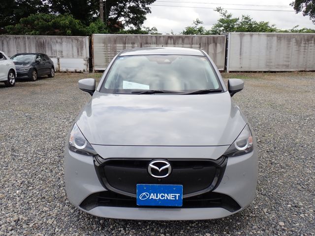 MAZDA2