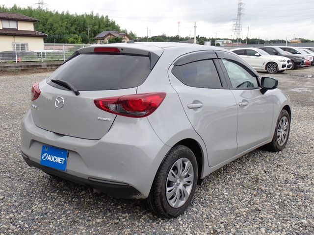 MAZDA2