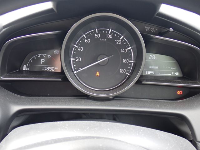 MAZDA2