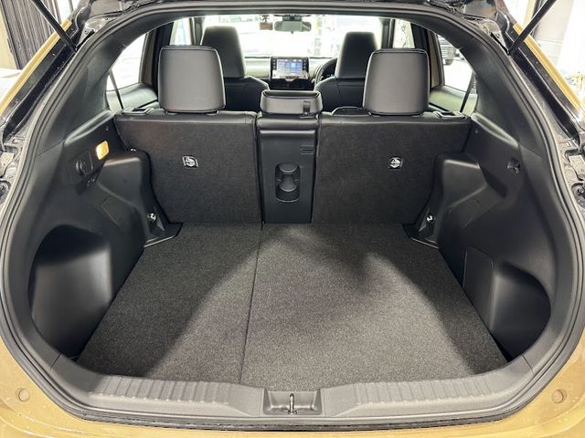 YARIS CROSS HYBRID