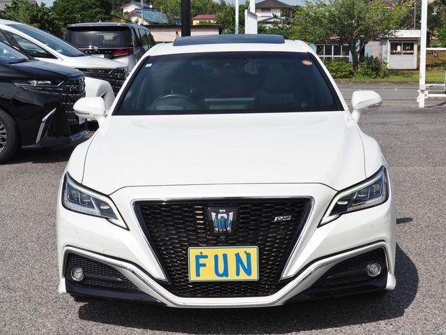 CROWN sedan hybrid