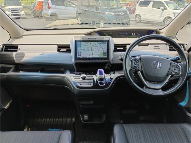 FREED HYBRID 4WD