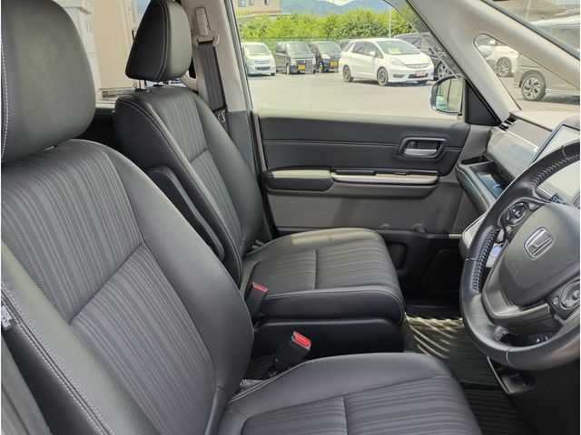 FREED HYBRID 4WD
