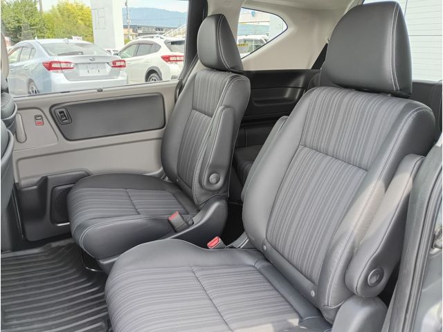 FREED HYBRID 4WD