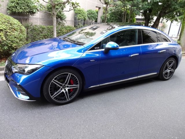 MERCEDES AMG EQE