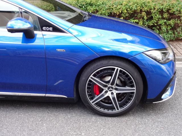 MERCEDES AMG EQE