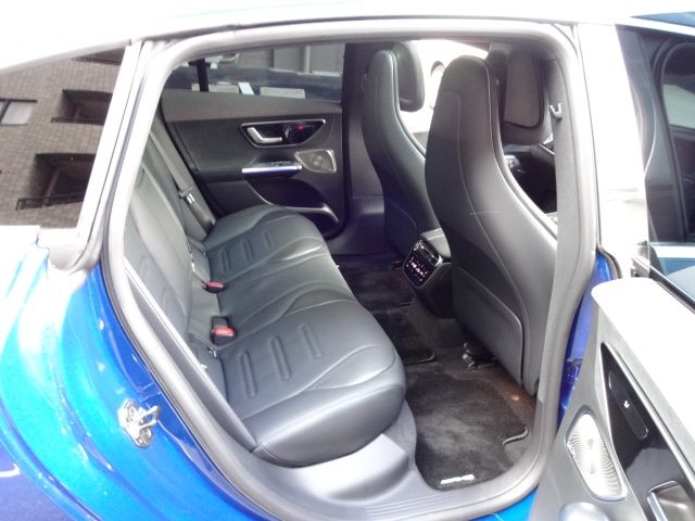 MERCEDES AMG EQE