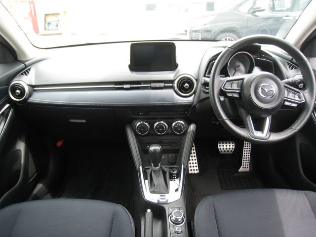 MAZDA2