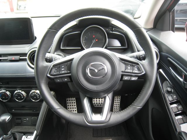 MAZDA2