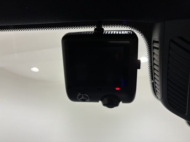 MERCEDES BENZ GLB