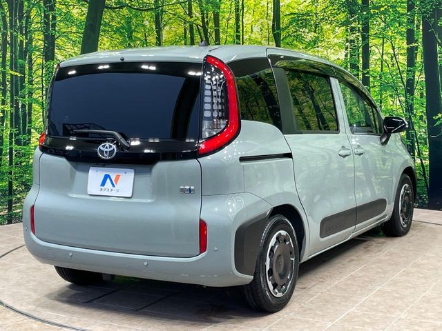 SIENTA HYBRID
