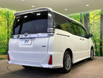 VOXY HYBRID