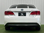 CROWN sedan hybrid