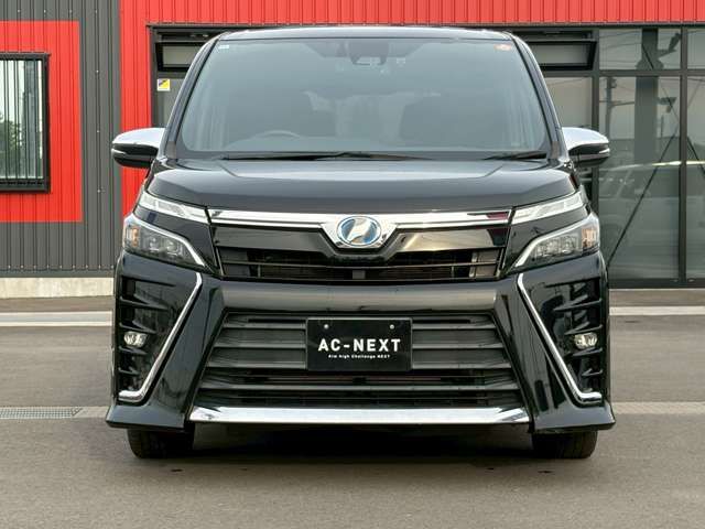 VOXY HYBRID