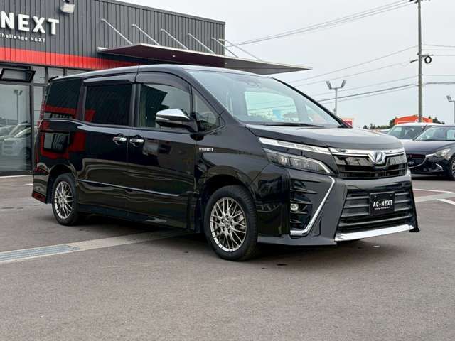 VOXY HYBRID