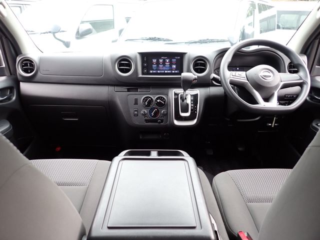 CARAVAN van 1.2t 2WD